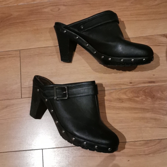 Women's studded clogs - Picture 1 of 4